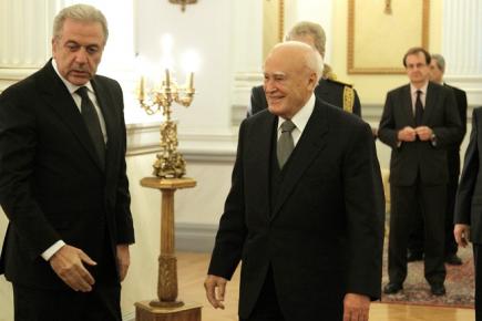 Συνάντηση Παπούλια- Αβραμόπουλου τη Δευτέρα