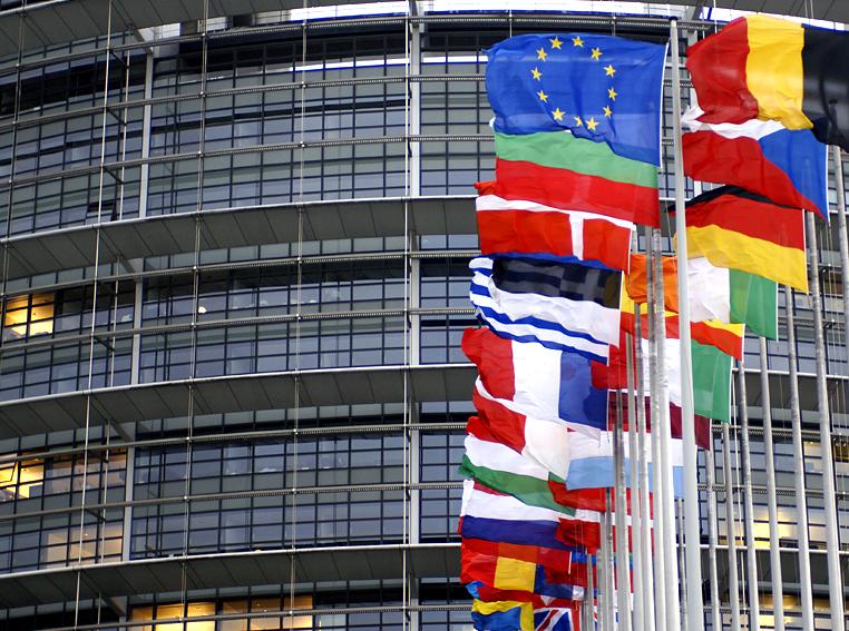 Γερμανία και Φινλανδία κατηγορούν την Κομισιόν για χαλαρότητα