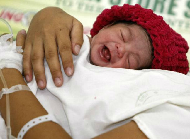 Αναγνωρίζεται ασφαλιστικά η 6μηνη άδεια μητρότητας