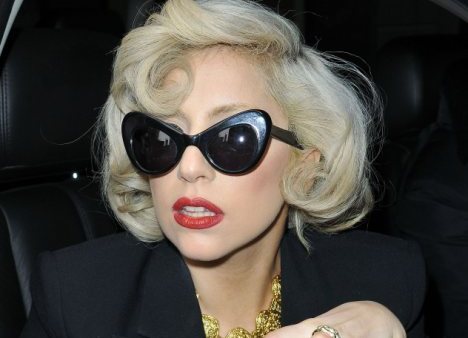 Οι πιο εκκεντρικές εμφανίσεις της Lady Gaga για το 2011