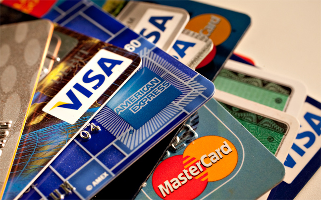 «Πετάχτηκαν»  3 εκατ. πιστωτικές κάρτες σε 4 χρόνια