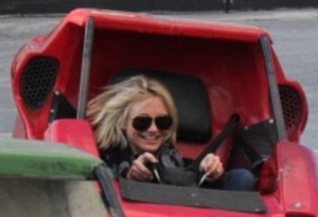 H Cameron Diaz κέρδισε αγώνα… καρτ