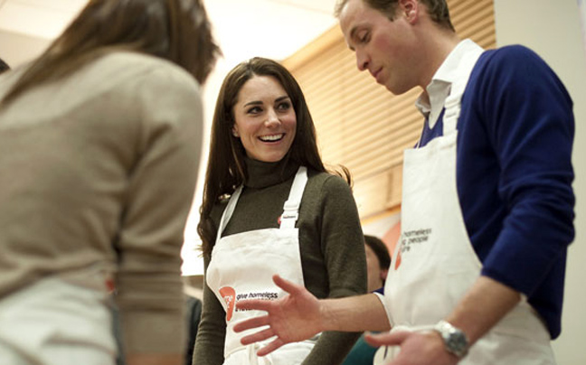 Στο πλευρό των αστέγων William και Kate