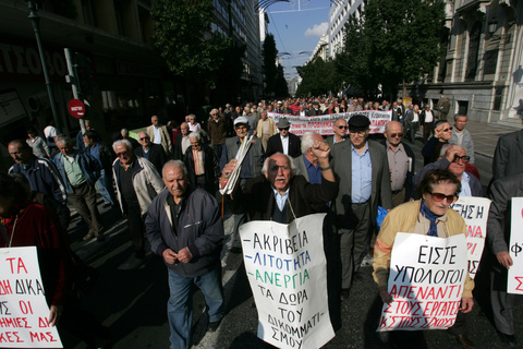 Αυξάνονται έως και τρία χρόνια τα όρια συνταξιοδότησης