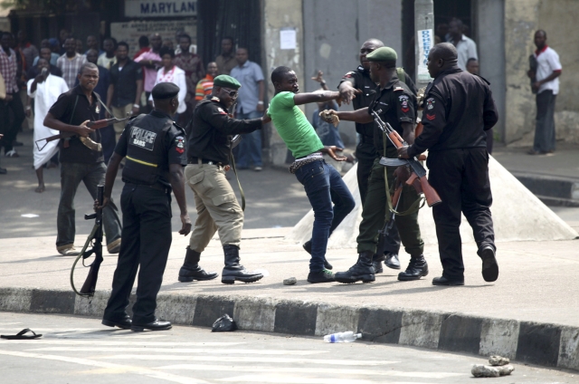 Ένας νεκρός στις ογκώδεις διαδηλώσεις στη Νιγηρία