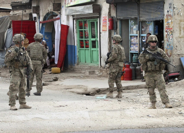 Δύο καμικάζι σκόρπισαν το θάνατο στο Αφγανιστάν