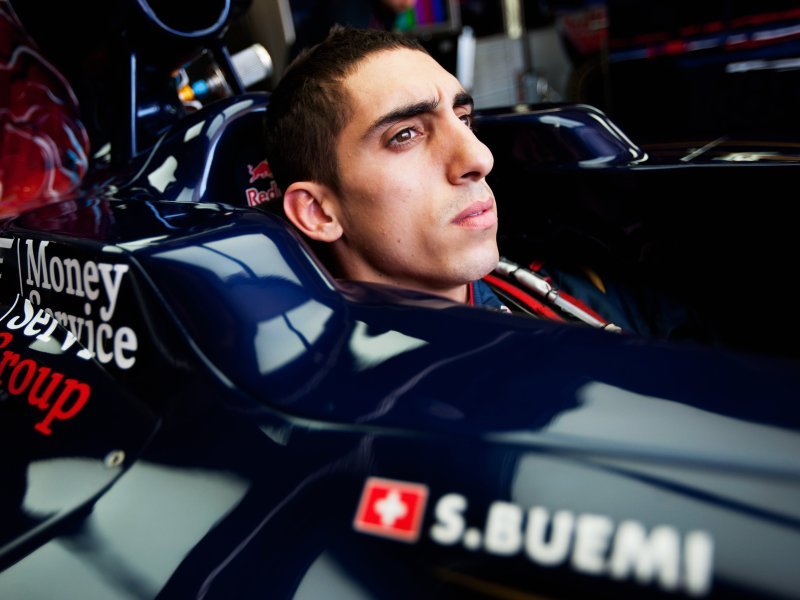 Τρίτος πιλότος σε RBR και STR ο Buemi