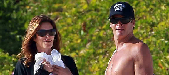 Η Cindy Crawford και τα αγόρια της
