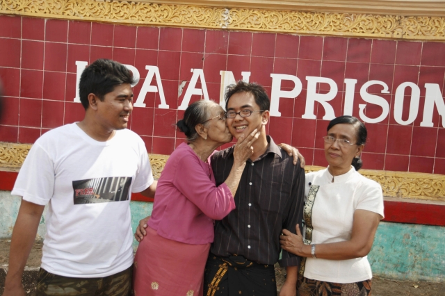 Απελευθερώνονται πολιτικοί κρατούμενοι στη Μιανμάρ