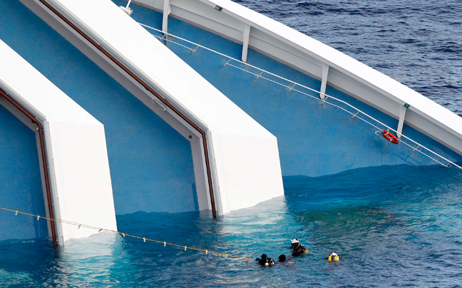 Σταμάτησαν και πάλι οι επιχειρήσεις στο Costa Concordia