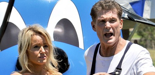 Ο David Hasselhoff με… τακούνια