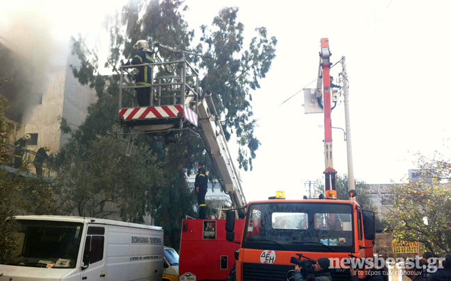 Φωτογραφίες από τη μεγάλη φωτιά στο Μοσχάτο