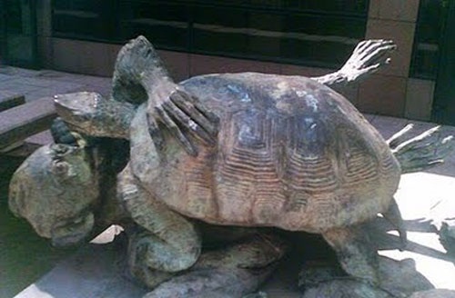 Τι θέλει να πει ο&#8230; γλύπτης;