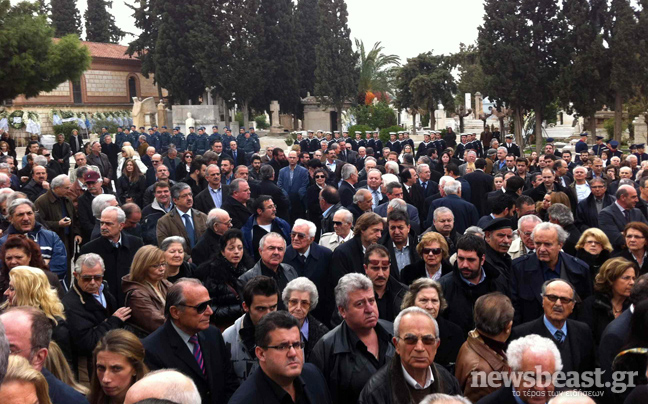 Το «ύστατο χαίρε» στο Γιάννη Κεφαλογιάννη