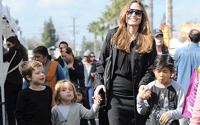 Κακεντρεχή σχόλια για την κόρη της Angelina Jolie