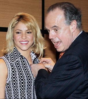 Η Shakira «Ιππότης των Τεχνών και των Γραμμάτων»