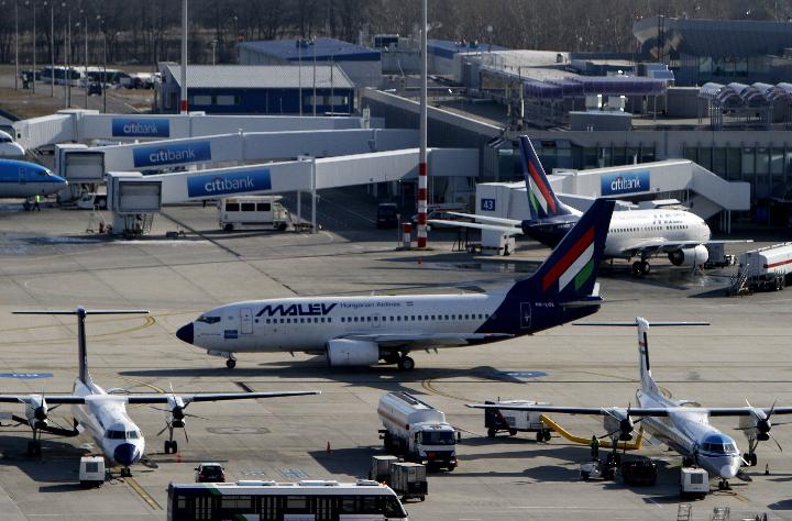 Απότομη προσγείωση για τη Malev