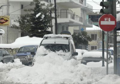 Τα δύο μέτρα έφτασε το χιόνι στα ορεινά των Τρικάλων