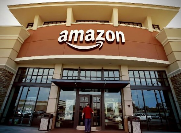 Αποσύρθηκε από το Amazon παζλ με τους φούρνους του Νταχάου