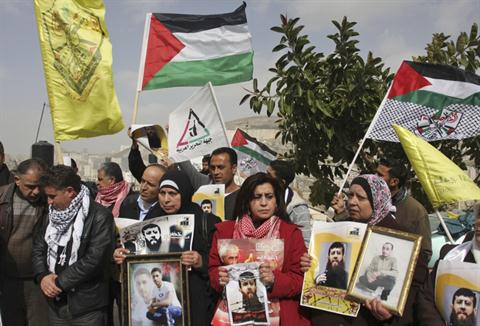 Σταματούν την απεργία πείνας οι παλαιστίνιοι κρατούμενοι