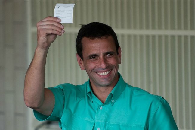 Ο Ενρίκε Καπρίλες αντίπαλος του Τσάβες στις εκλογές