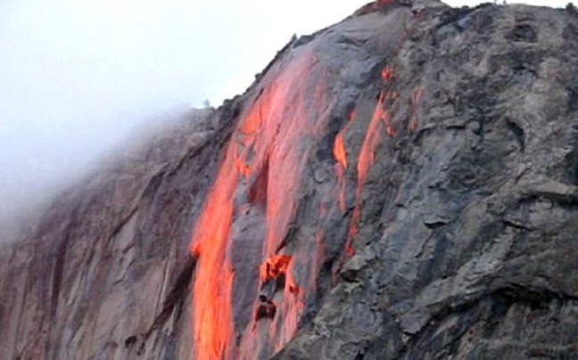 Ένας καταρράκτης που μοιάζει με&#8230; ηφαίστειο