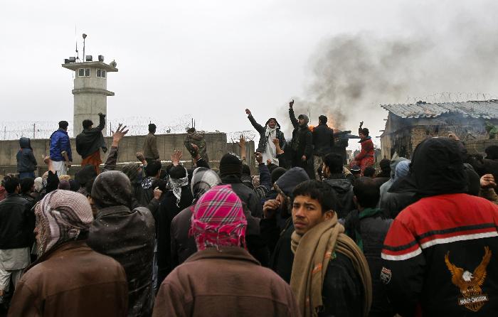 Πυροβολισμοί στις διαδηλώσεις της Καμπούλ