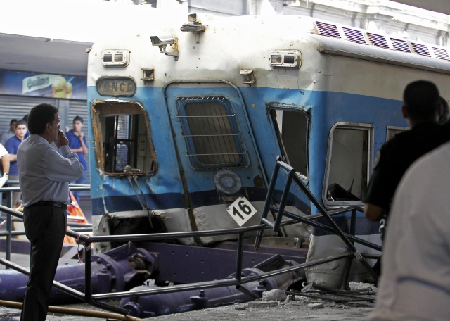 Σαράντα νεκροί από το σιδηροδρομικό δυστύχημα