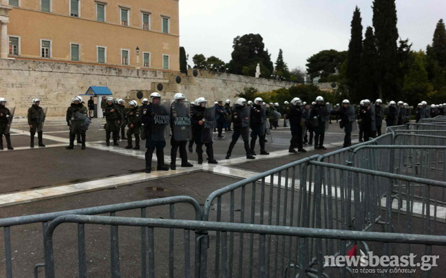 Συλλαμβάνουν… προληπτικά στο κέντρο της Αθήνας