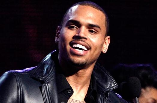 Για κλοπή τηλεφώνου κατηγορείται ο Chris Brown