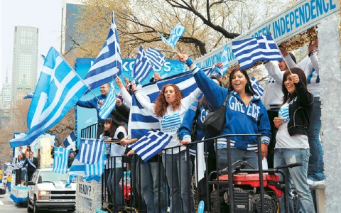 Οι ομογενείς αρχίζουν έρανο για την Ελλάδα