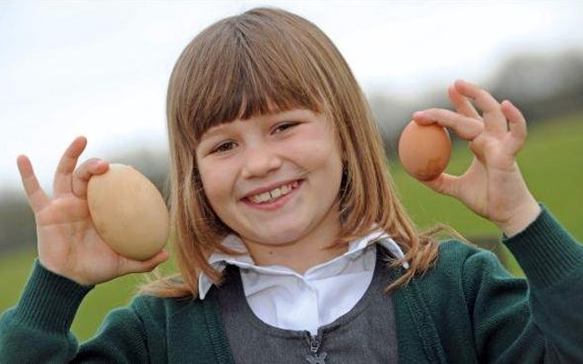 Μαθήτρια ανακάλυψε αυγό-γίγαντα
