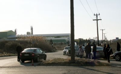 Αποκλεισμένη η περιοχή γύρω από το εργοστάσιο