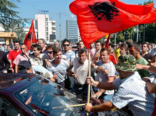 Διαδήλωση Αλβανών στην πρωτεύουσα των Σκοπίων