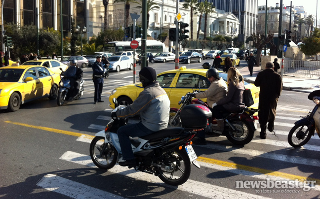 Εδώ και τρεις βδομάδες δεν λειτουργούν κεντρικά φανάρια