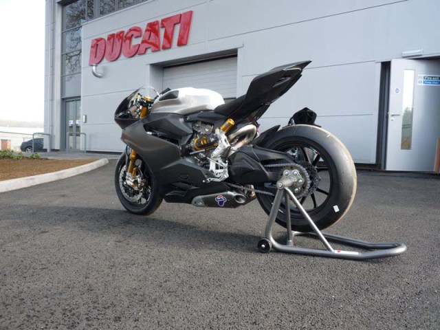 Η Ducati Panigale δε μένει μακριά από πίστες