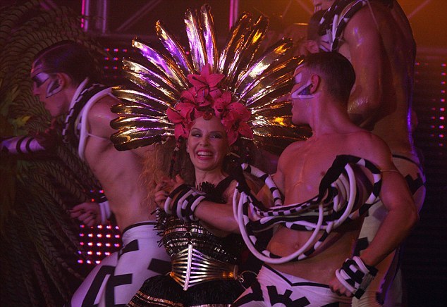 Στο πλευρό των γκέι&#8230; η Kylie Minogue