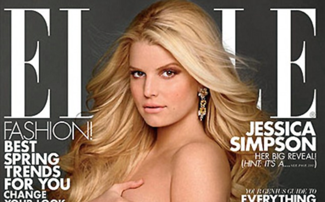 Η Jessica Simpson ποζάρει γυμνή