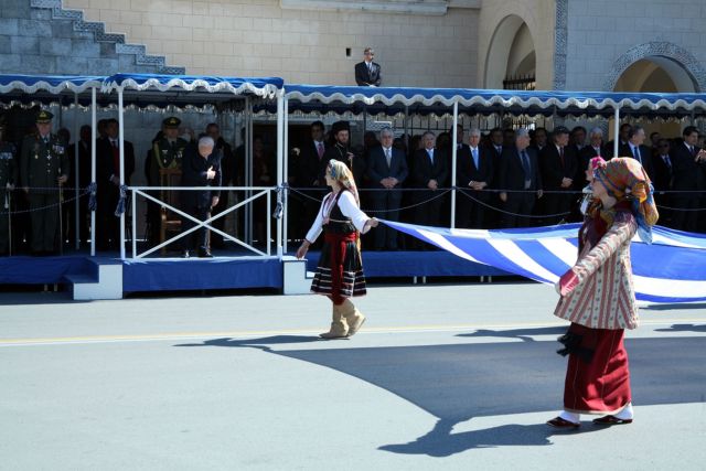 Χωρίς εξέδρα επισήμων η παρέλαση στον Πύργο