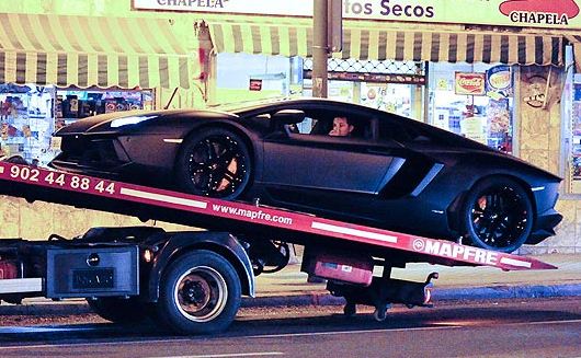 «Σήκωσαν» την Lamborghini του Ρονάλντο