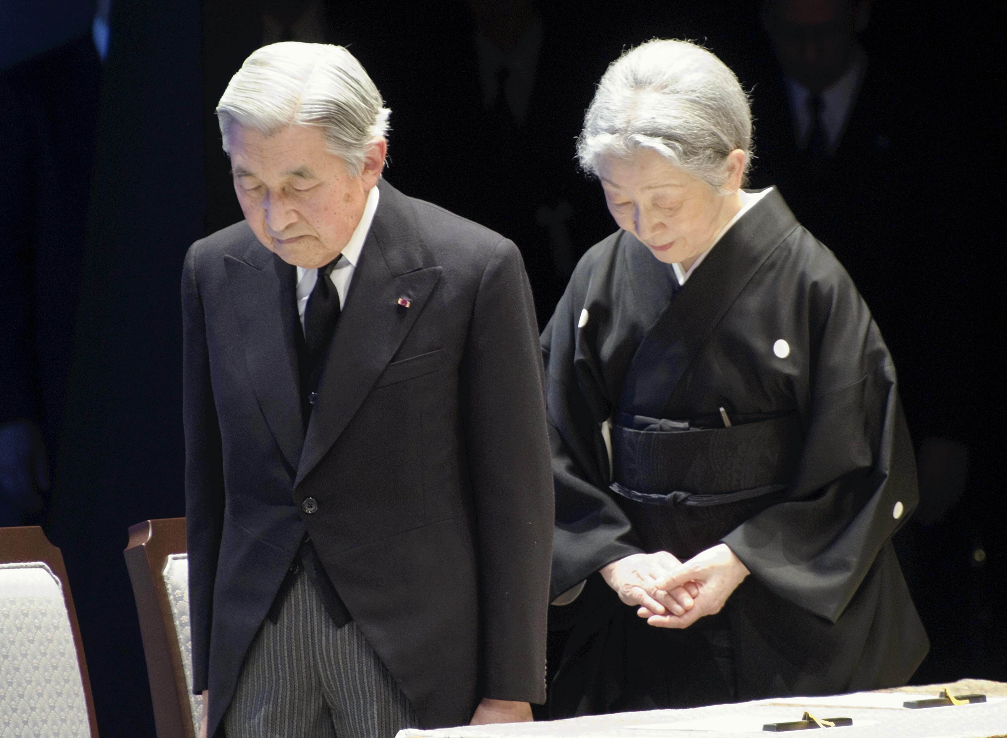 Οι Ιάπωνες τίμησαν τους νεκρούς του καταστροφικού σεισμού