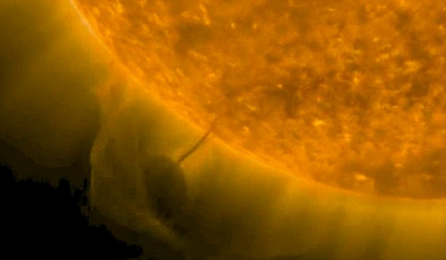 Μυστηριώδες αντικείμενο στην επιφάνεια του Ηλίου