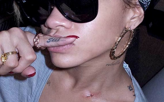 Το 15ο τατουάζ της Rihanna