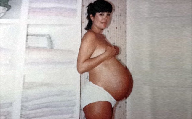 Και η μαμά της Kardashian&#8230; topless!