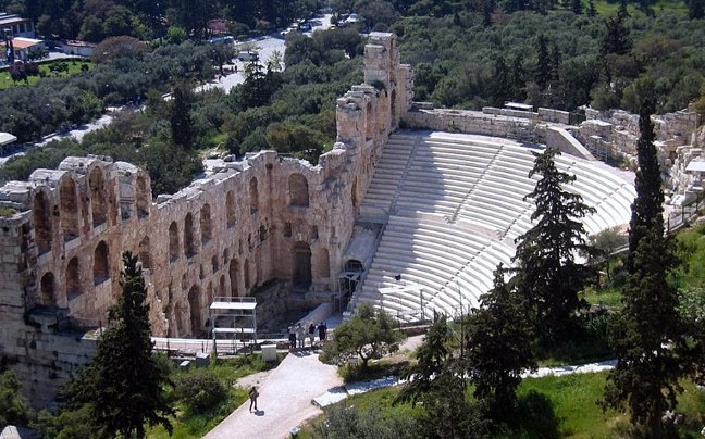 Τσίχλες και δωδεκάποντα απειλούν το Ηρώδειο