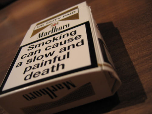 Μεγαλώνουν οι προειδοποιητικές ετικέτες στα τσιγάρα