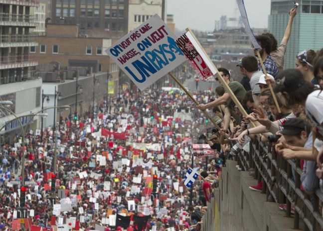 Δυναμική διαμαρτυρία χιλιάδων φοιτητών στο Μόντρεαλ