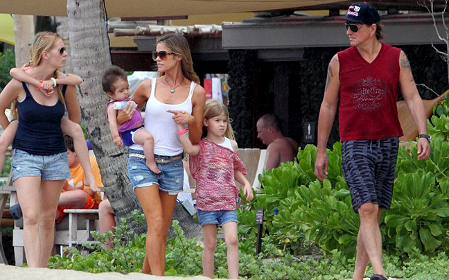 Ξανά μαζί Denise Richards και Richie Sambora