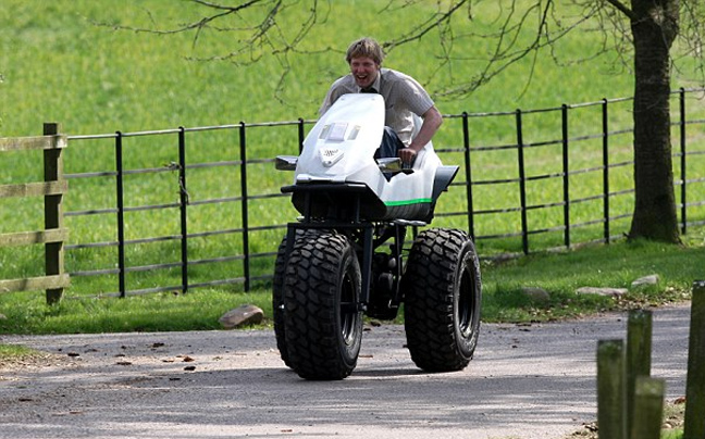 Το θρυλικό Sinclair C5 έγινε… monster bike