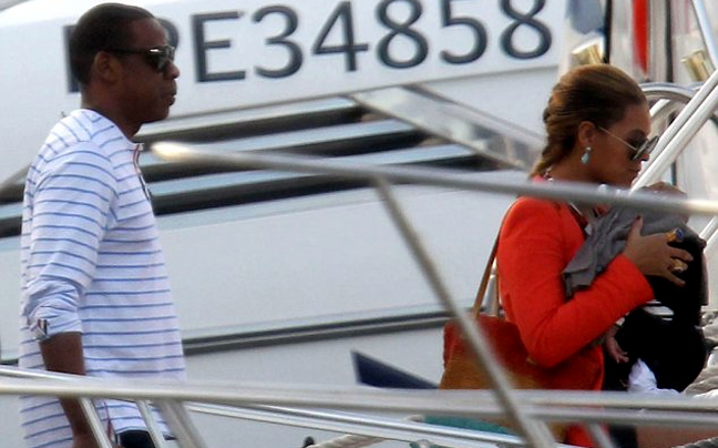 Το πρώτο ταξίδι της Blue Ivy με γιοτ